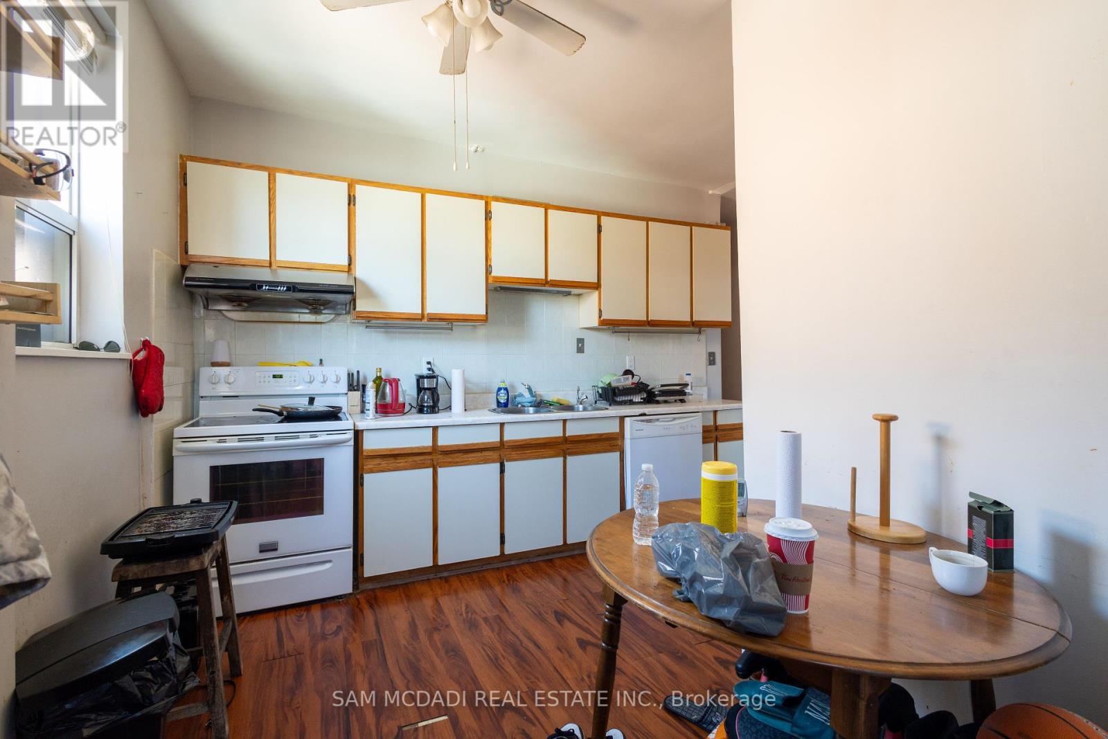 Photo 8 of 1212 Dufferin Street, Toronto ON