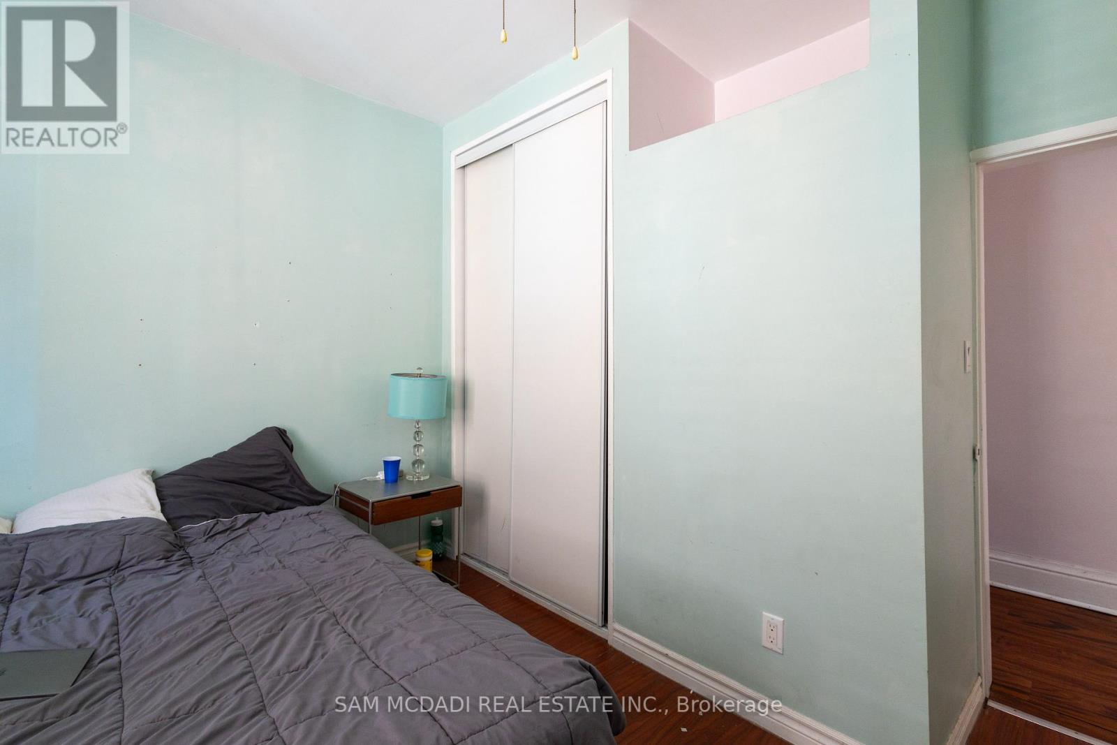 Photo 3 of 1212 Dufferin Street, Toronto ON