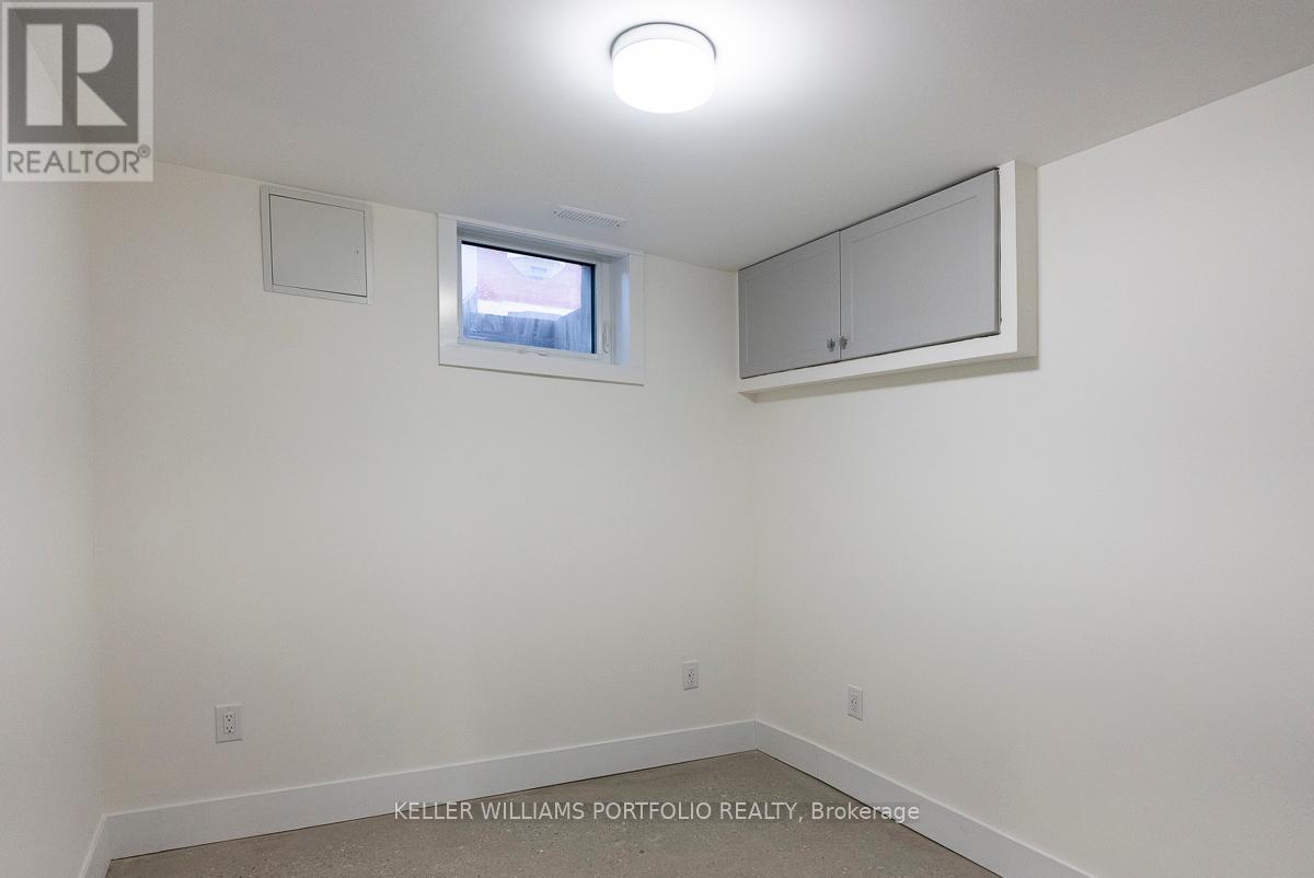 Photo 12 of Lower 180 Maria Street, Toronto ON