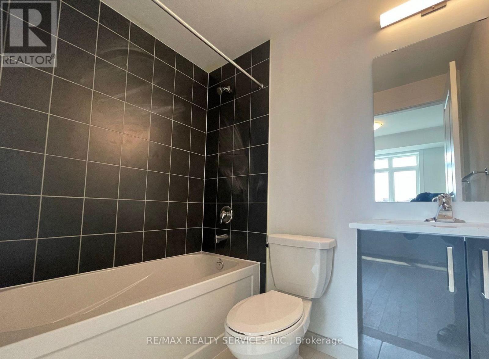 Photo 4 of 255 1095 Douglas Mccurdy Comm Drive, Mississauga ON
