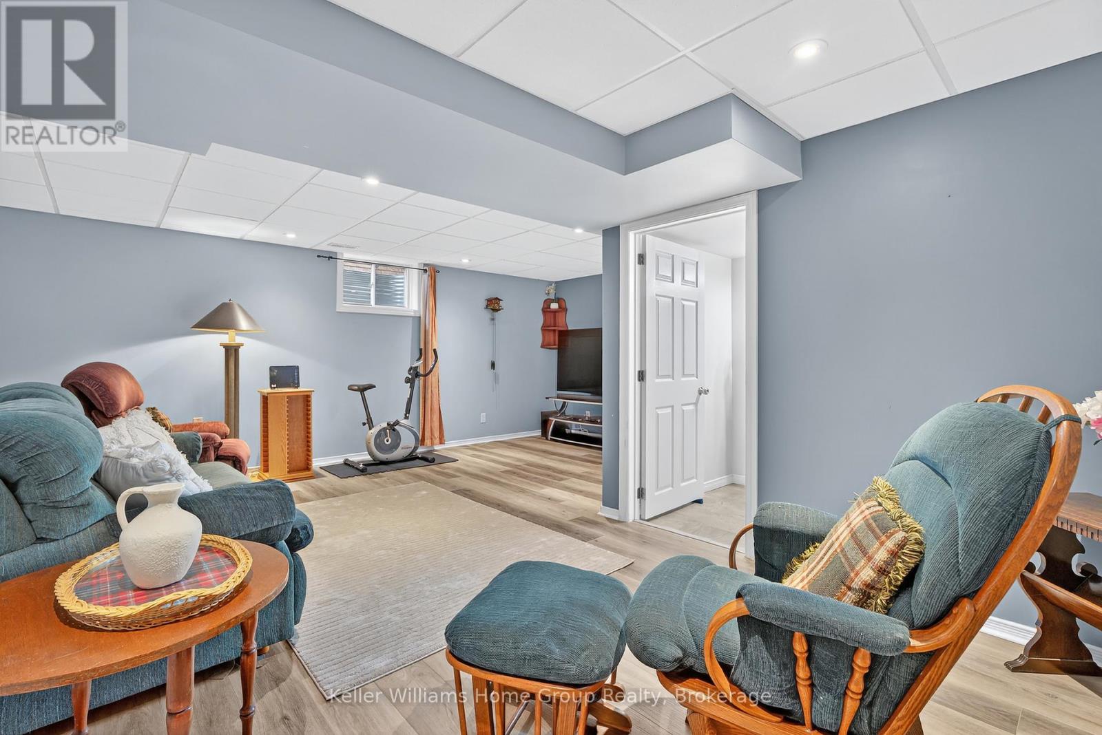 Photo 16 of 90 Udvari Crescent, Kitchener ON