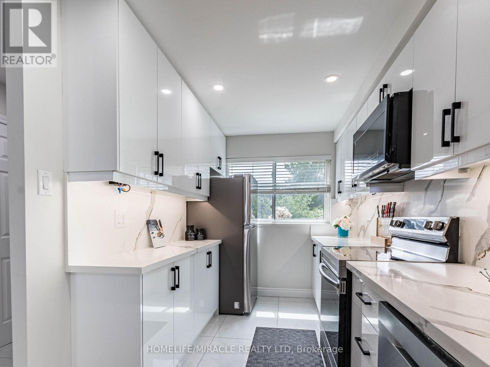 Photo 9 of 124 180 Mississauga Valley Boulevard, Mississauga ON