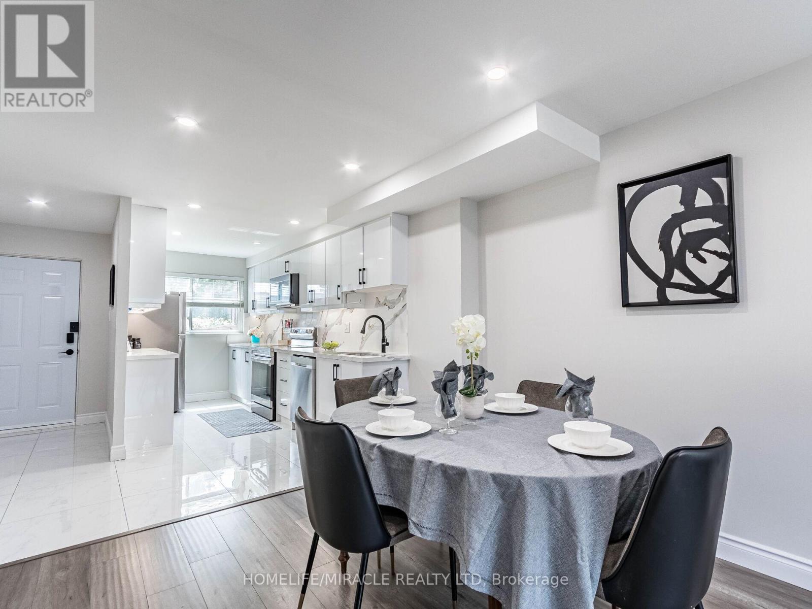Photo 7 of 124 180 Mississauga Valley Boulevard, Mississauga ON