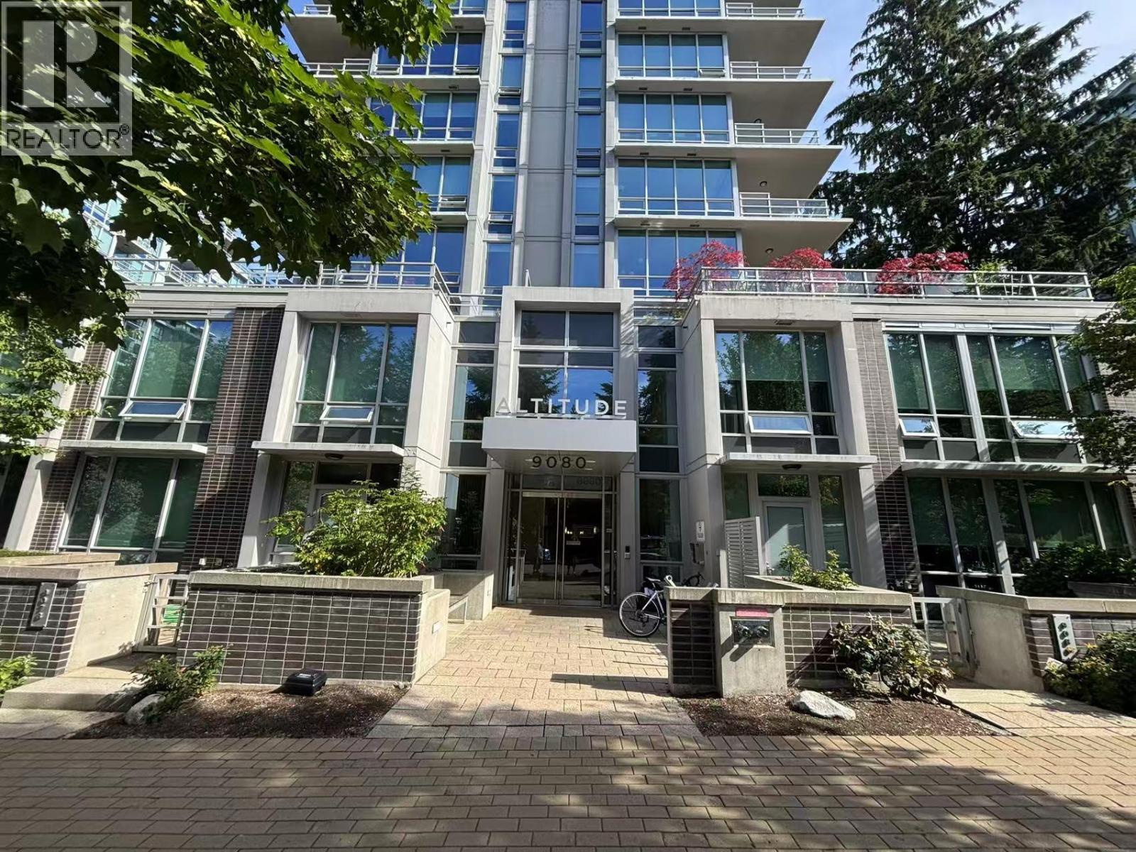 Photo 5 of 10 X 9080 University Crescent, Burnaby BC