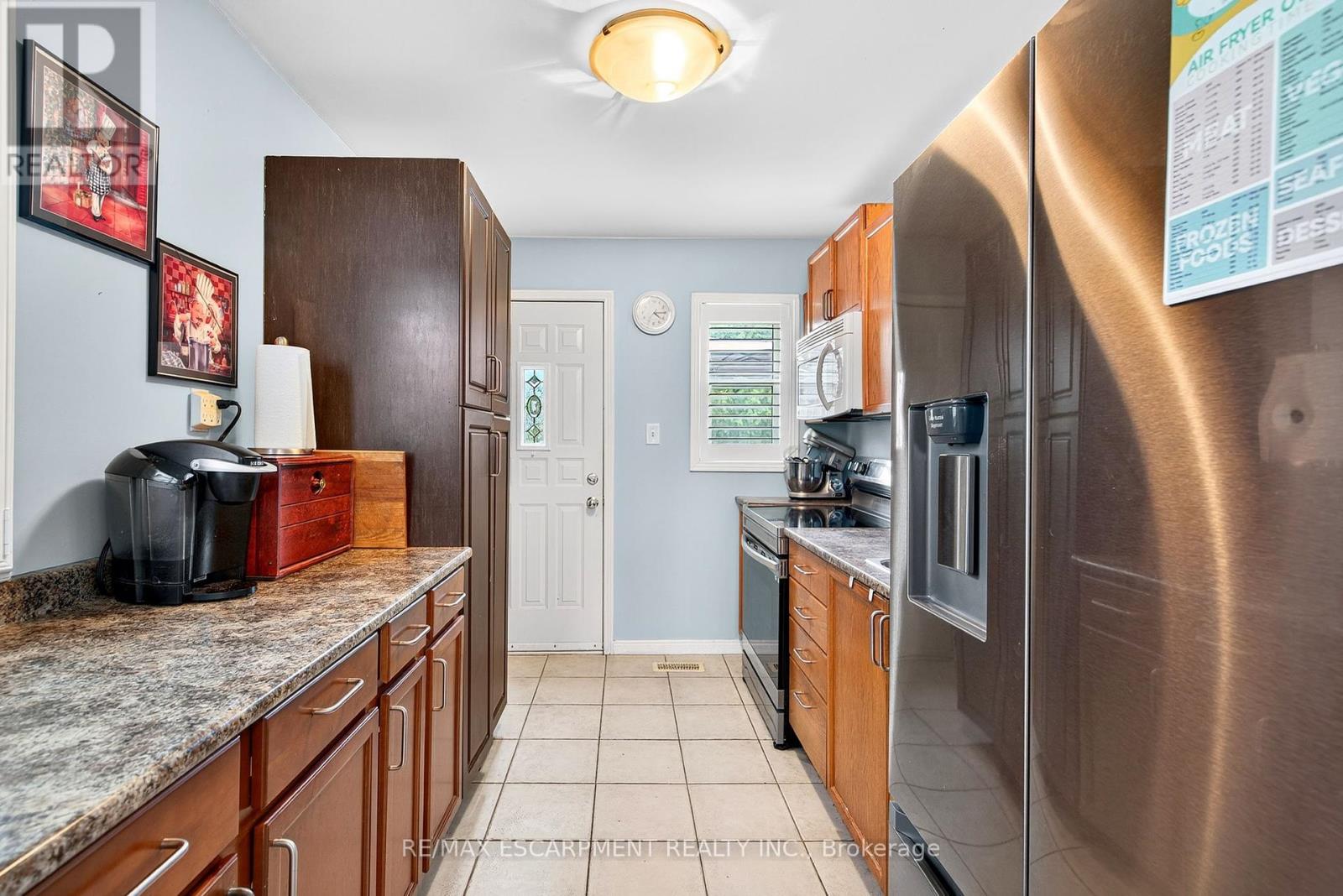 Photo 7 of 15 Donald Avenue, Hamilton ON