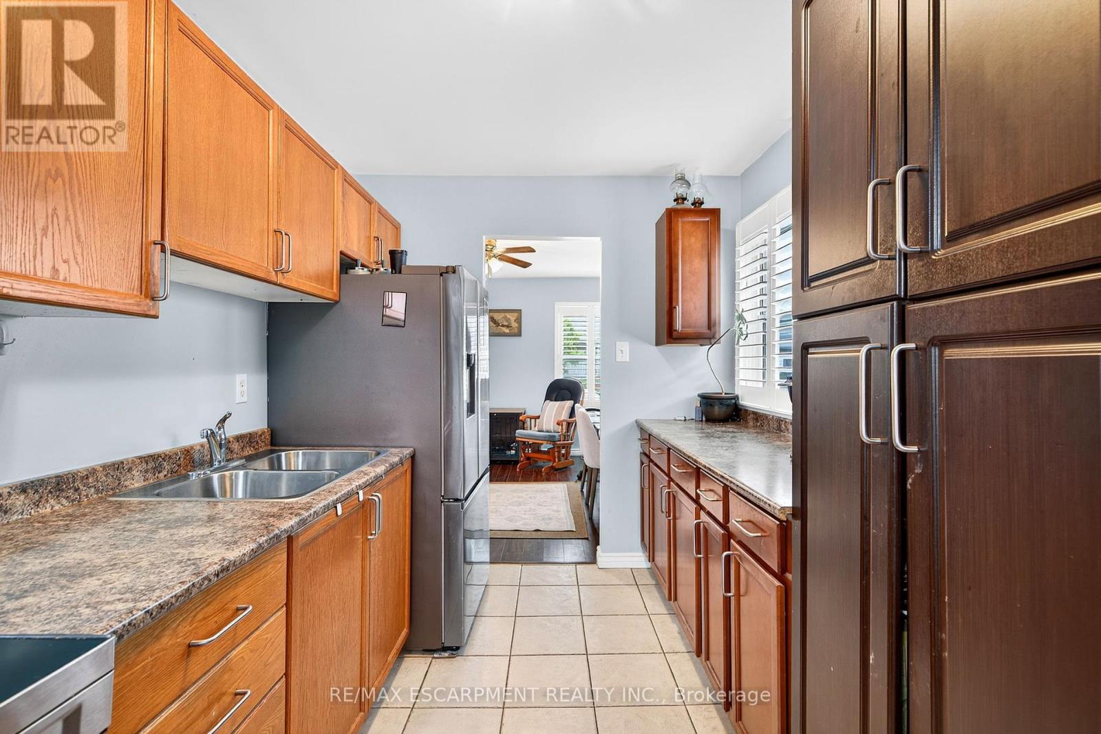 Photo 35 of 15 Donald Avenue, Hamilton ON
