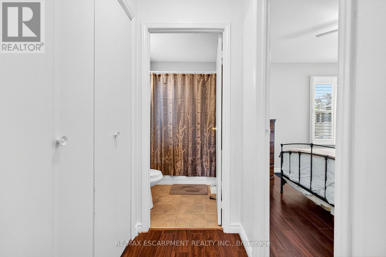 Photo 30 of 15 Donald Avenue, Hamilton ON