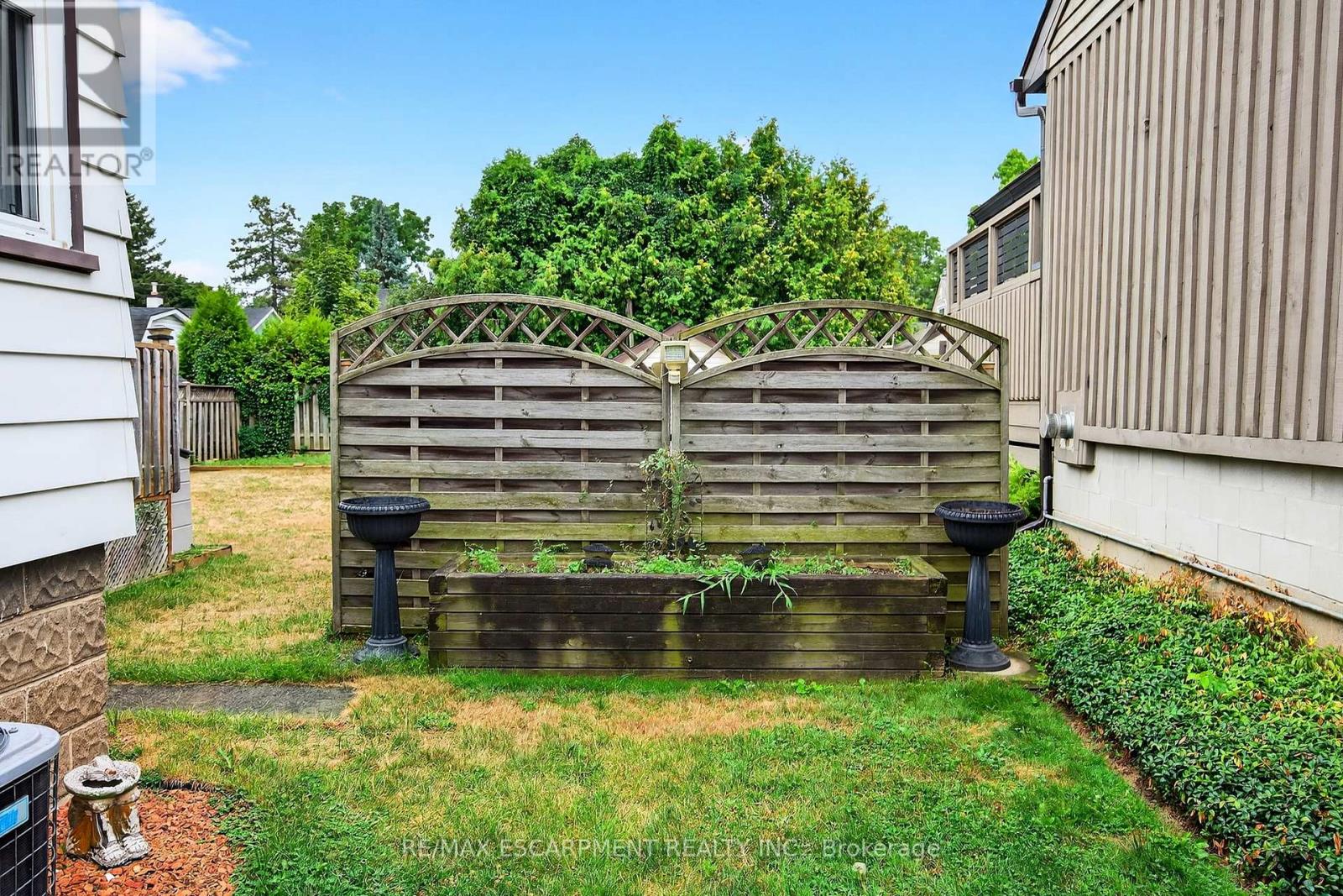 Photo 9 of 15 Donald Avenue, Hamilton ON