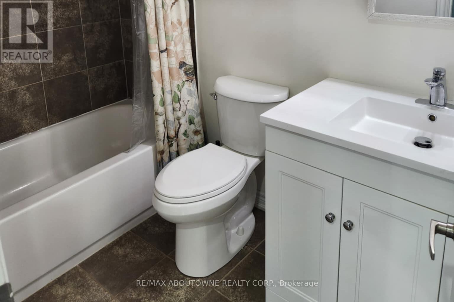 Photo 11 of 254 Fall Fair Way, Hamilton ON