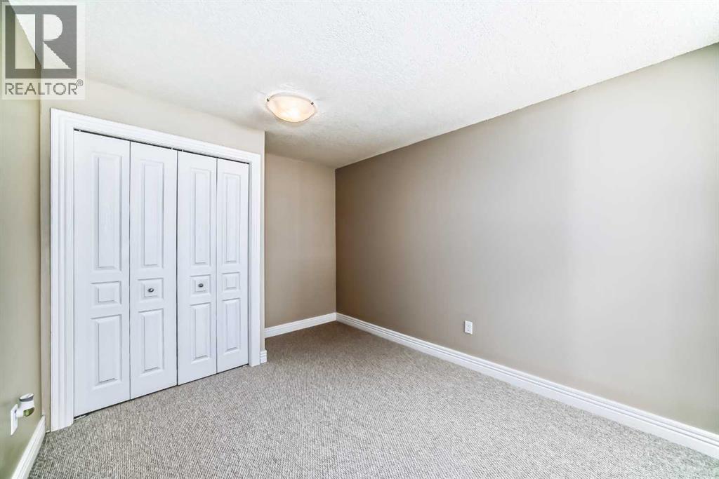 Single Family House for Sale in   Glamis Green SW Glamorgan Calgary 