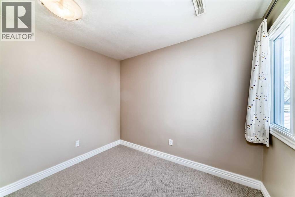 Single Family House for Sale in   Glamis Green SW Glamorgan Calgary 