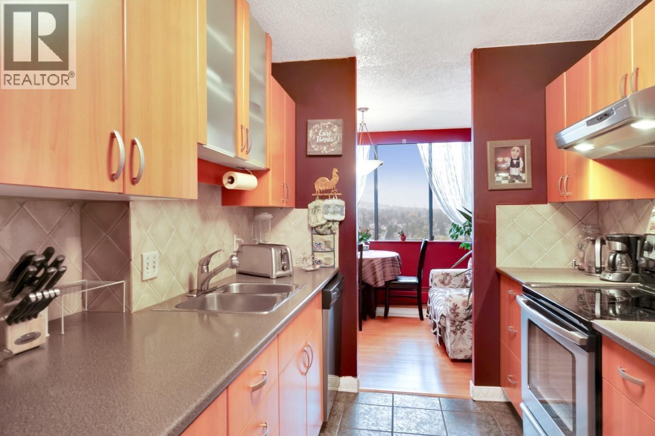 Photo 3 of 1502 2020 Bellwood Avenue, Burnaby BC