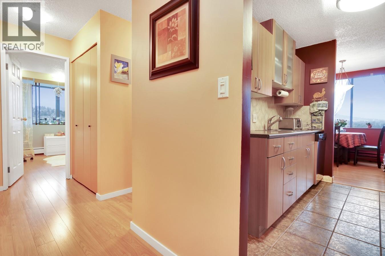 Photo 14 of 1502 2020 Bellwood Avenue, Burnaby BC