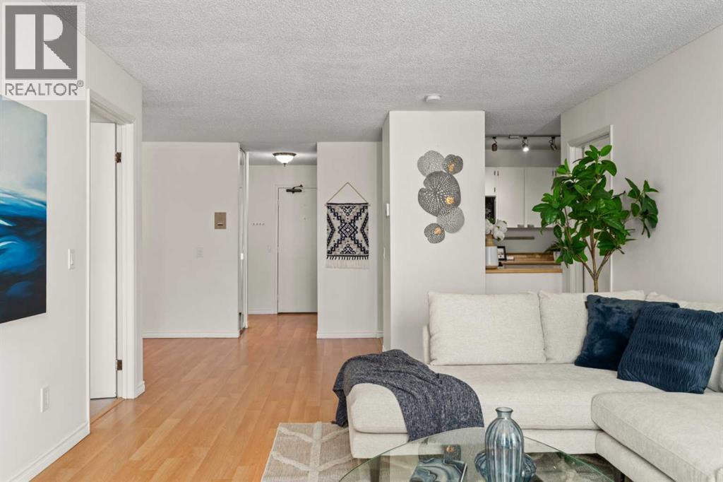 Single Family House for Sale in   Glamis Drive SW Glamorgan Calgary 