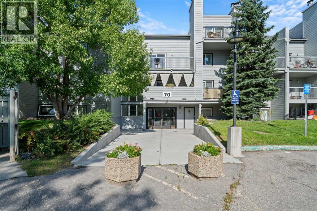 Single Family House for Sale in   Glamis Drive SW Glamorgan Calgary 