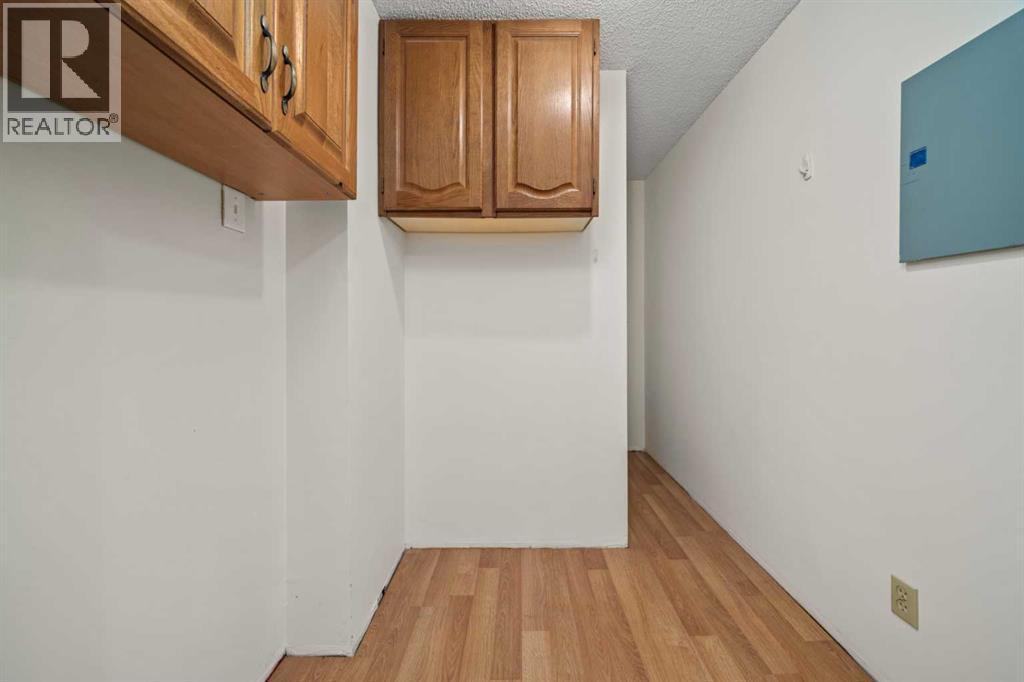 Single Family House for Sale in   Glamis Drive SW Glamorgan Calgary 