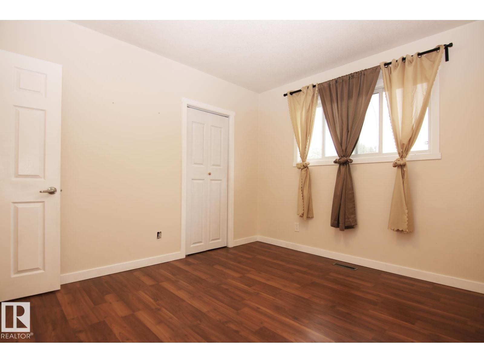 Photo 22 of 4304 121 Av Nw, Edmonton AB