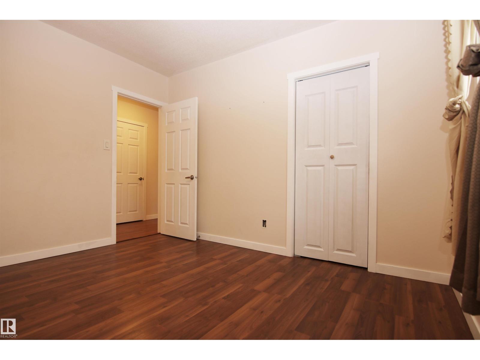 Photo 16 of 4304 121 Av Nw, Edmonton AB