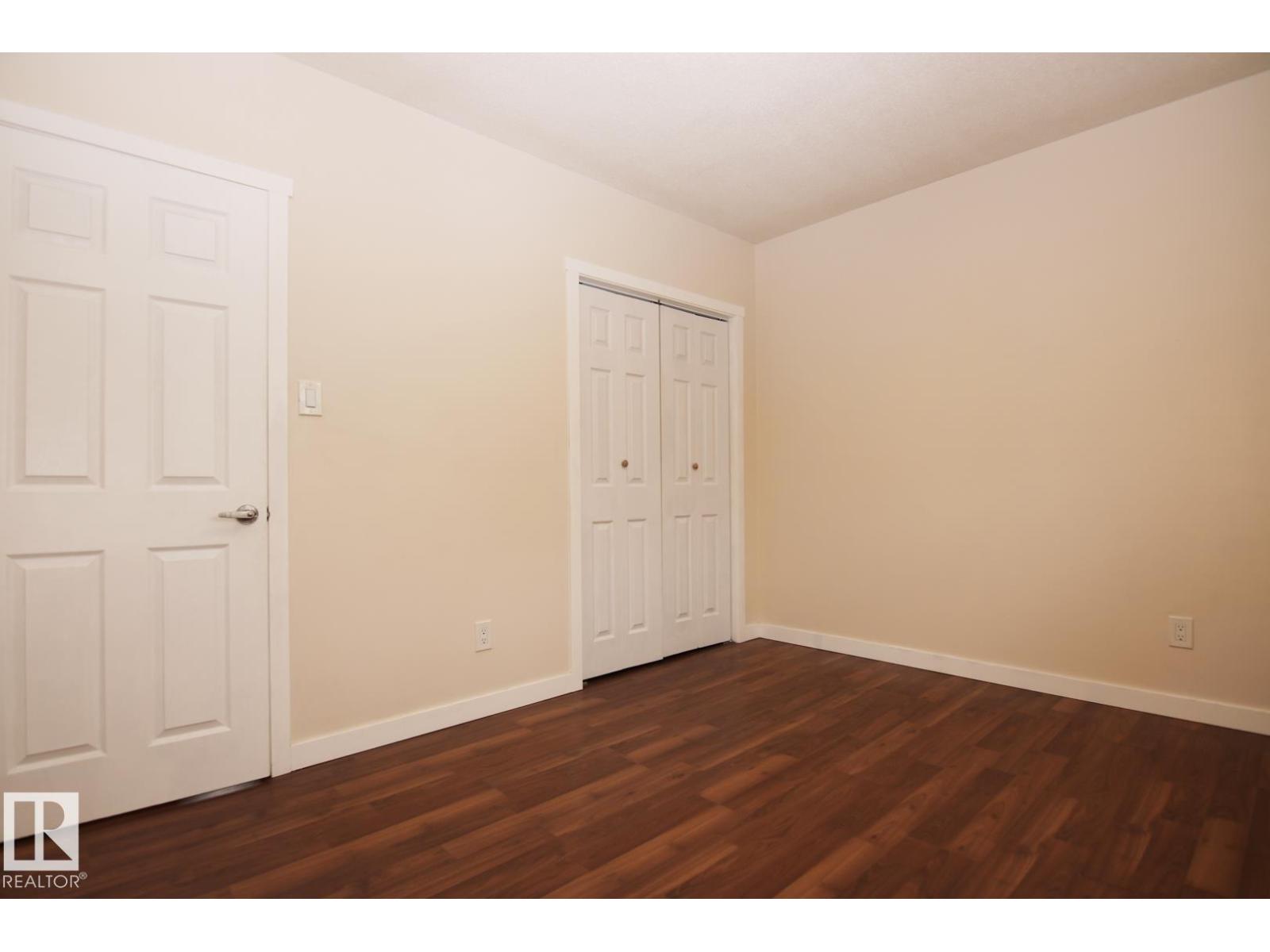 Photo 21 of 4304 121 Av Nw, Edmonton AB