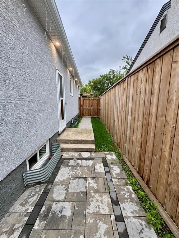 Photo 11 of 570 St Anthony Avenue, Winnipeg MB