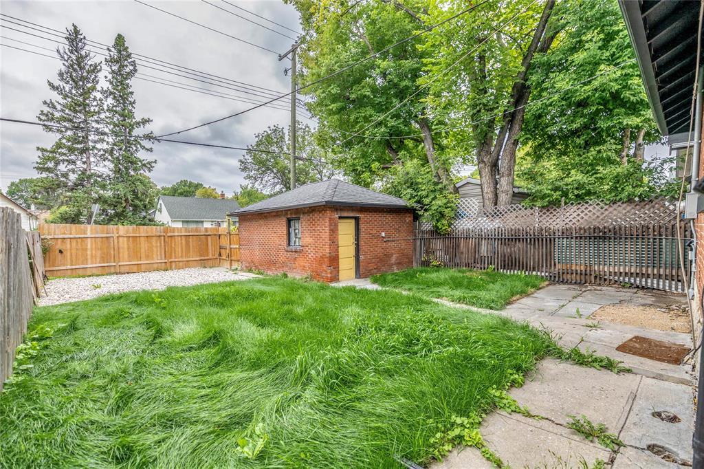 Photo 7 of 784 Alverstone Street, Winnipeg MB