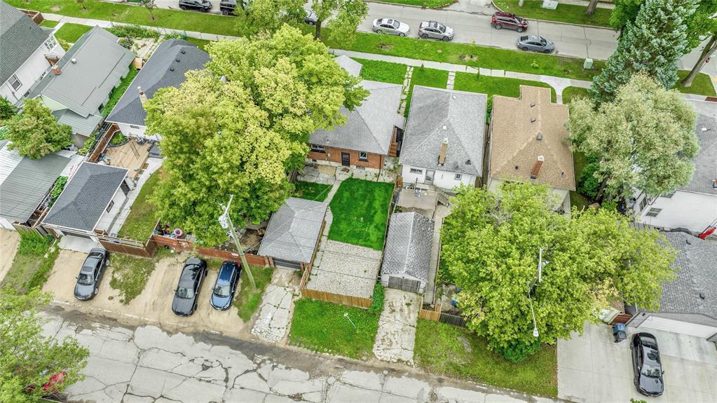 Photo 5 of 784 Alverstone Street, Winnipeg MB
