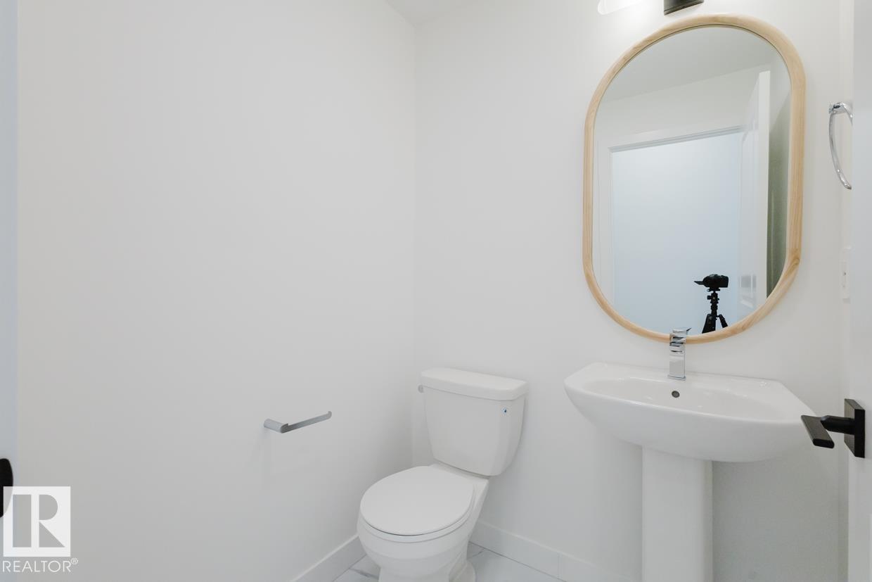 Photo 6 of 22 16231 19 Av Sw, Edmonton AB