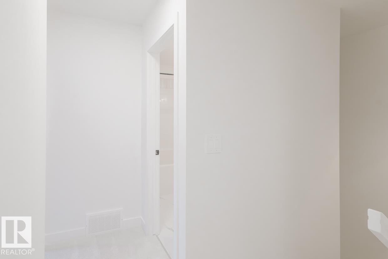 Photo 19 of 22 16231 19 Av Sw, Edmonton AB