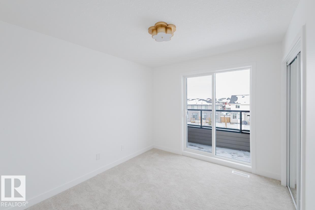 Photo 3 of 22 16231 19 Av Sw, Edmonton AB