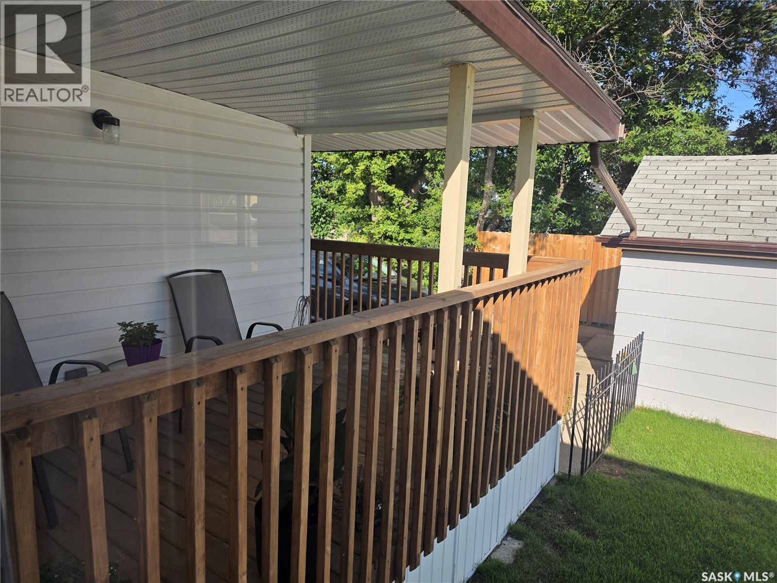 Photo 2 of 423 Park Avenue, Outlook SK