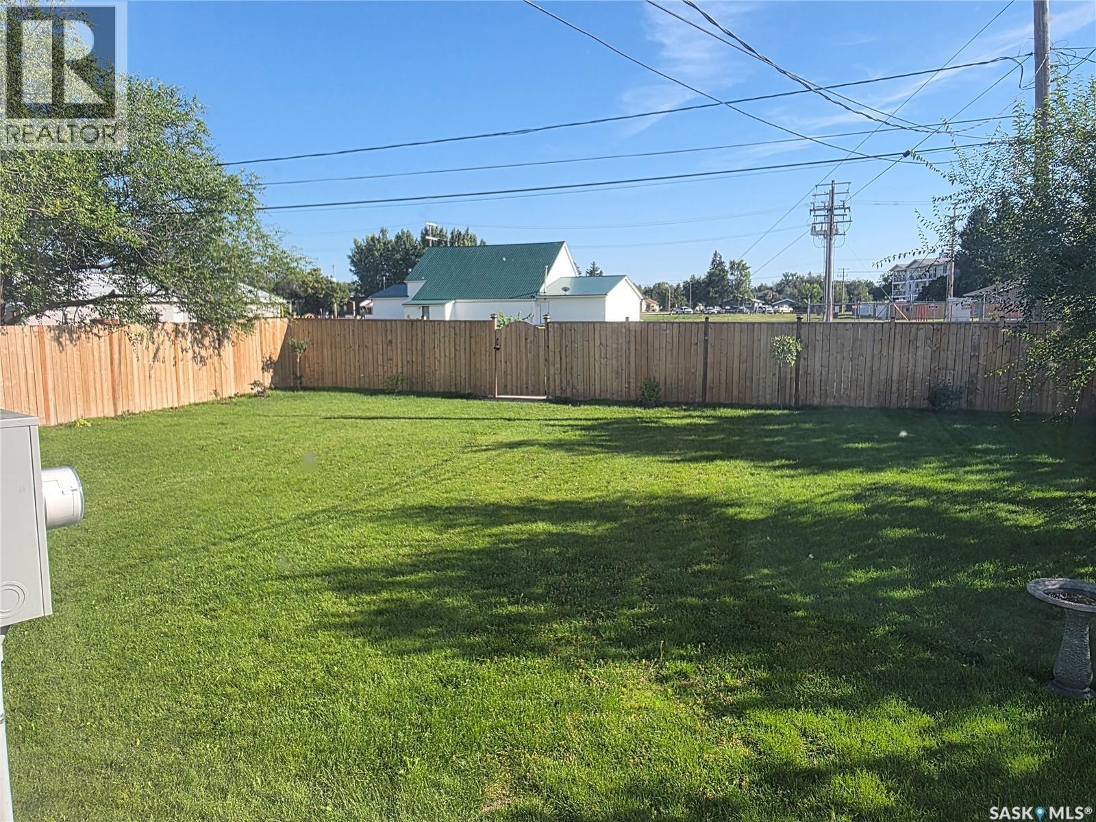Photo 20 of 423 Park Avenue, Outlook SK