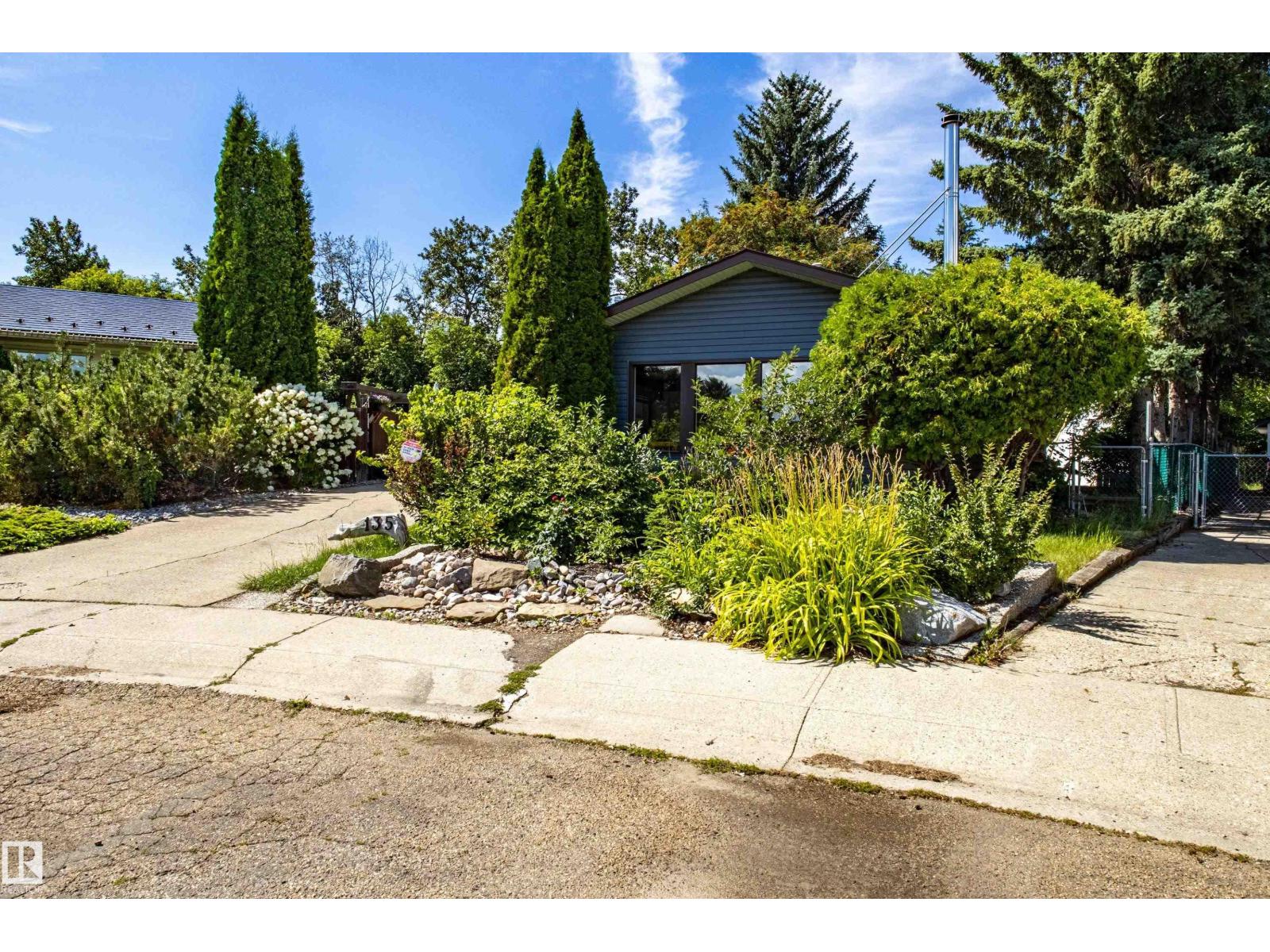 Photo 37 of 135 Homestead Cr Nw, Edmonton AB