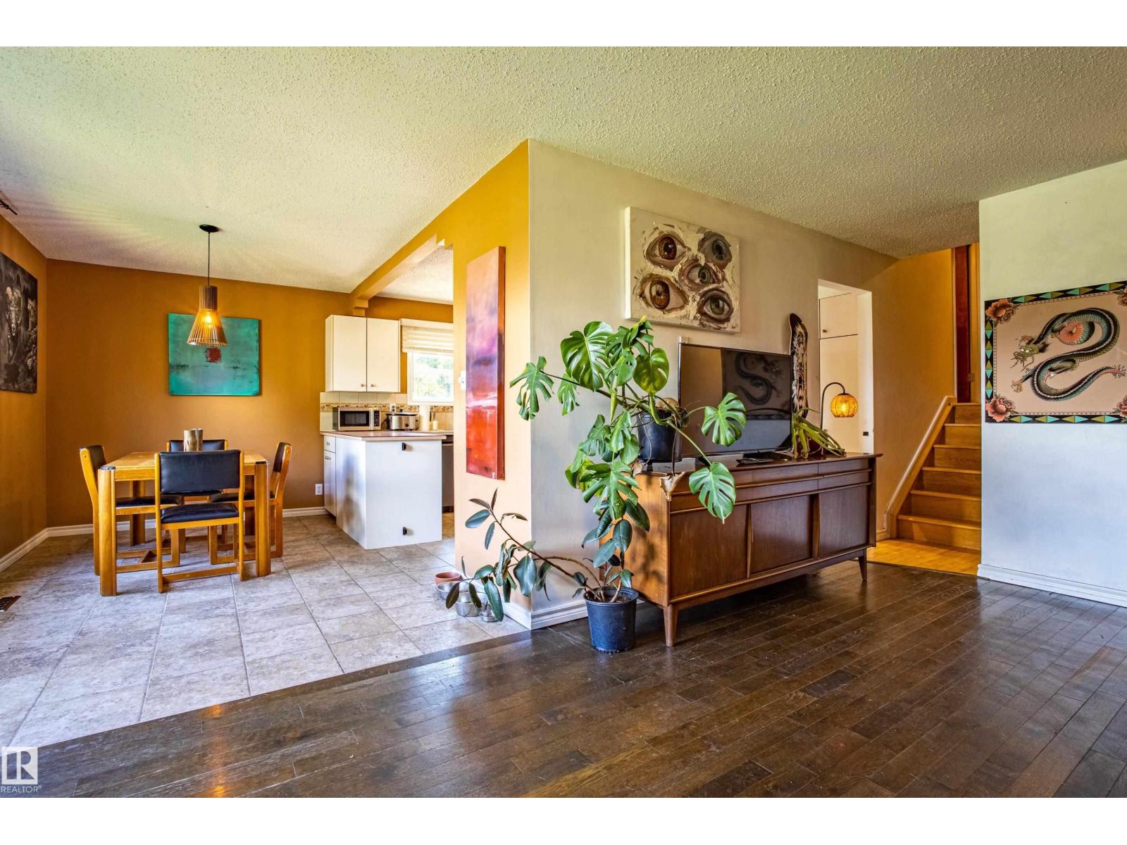 Photo 22 of 135 Homestead Cr Nw, Edmonton AB