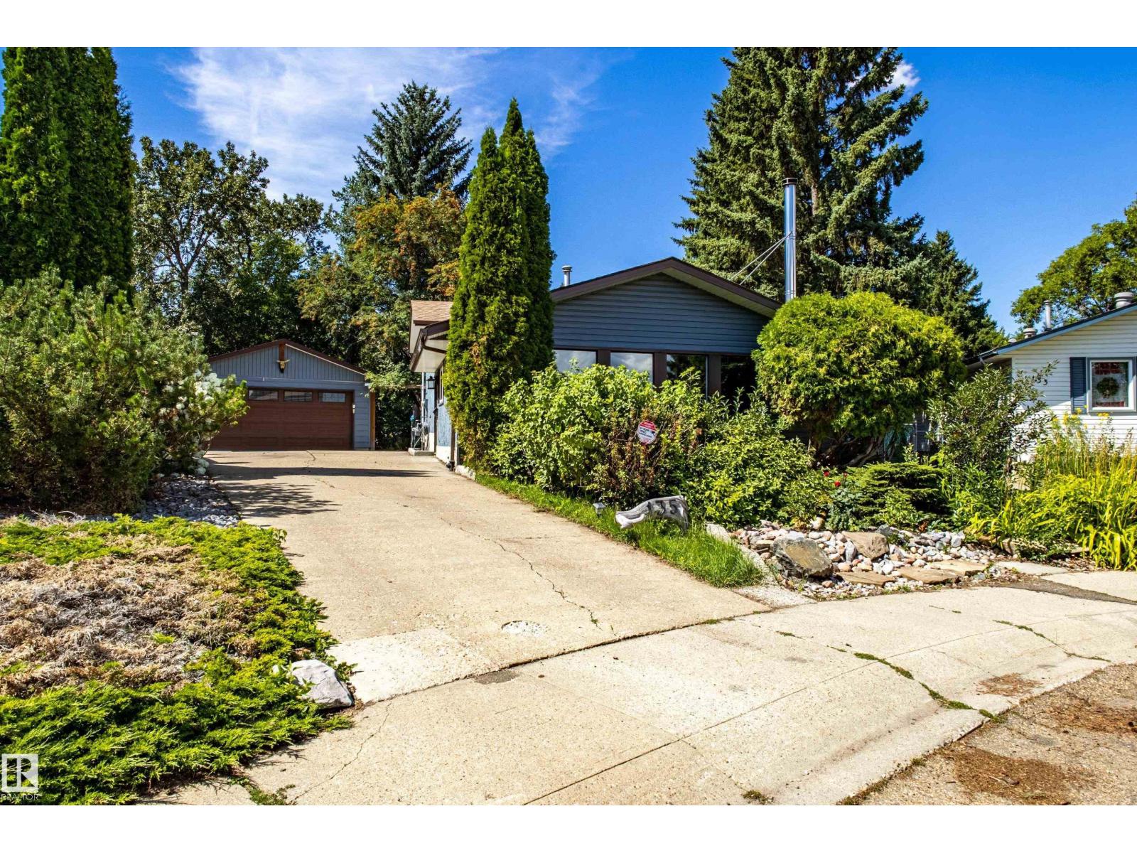 Photo 41 of 135 Homestead Cr Nw, Edmonton AB