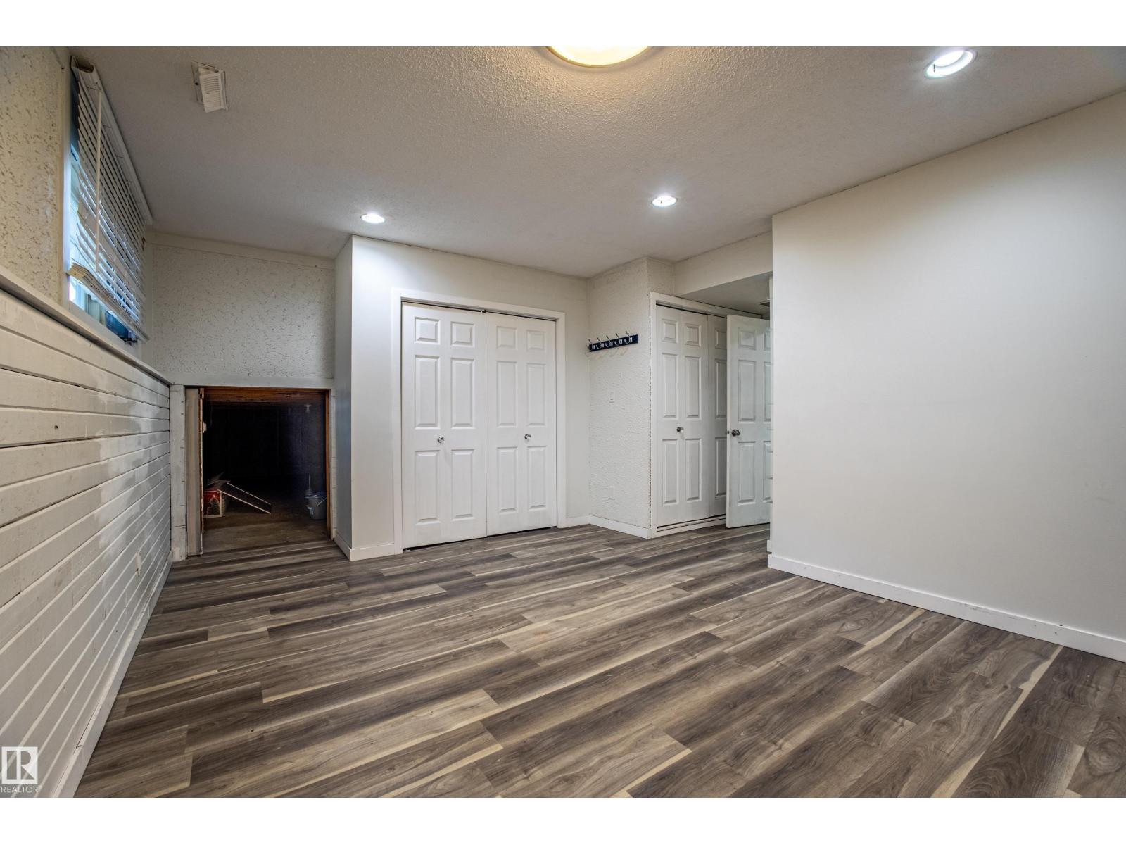 Photo 21 of 135 Homestead Cr Nw, Edmonton AB