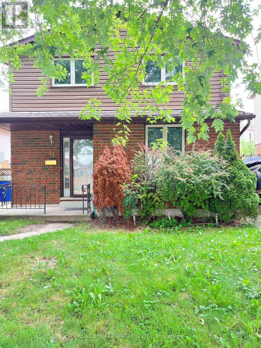 Photo 7 of 47 Wedgewood Avenue E, Chathamkent ON