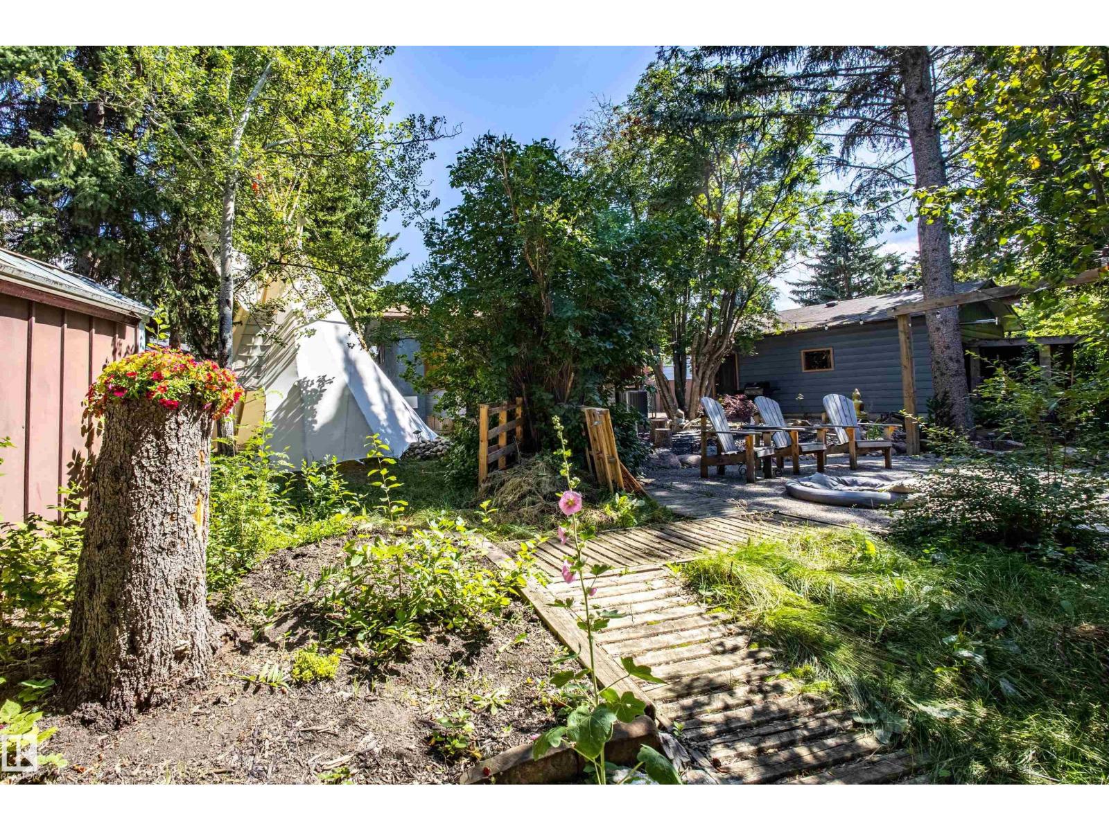 Photo 35 of 135 Homestead Cr Nw, Edmonton AB