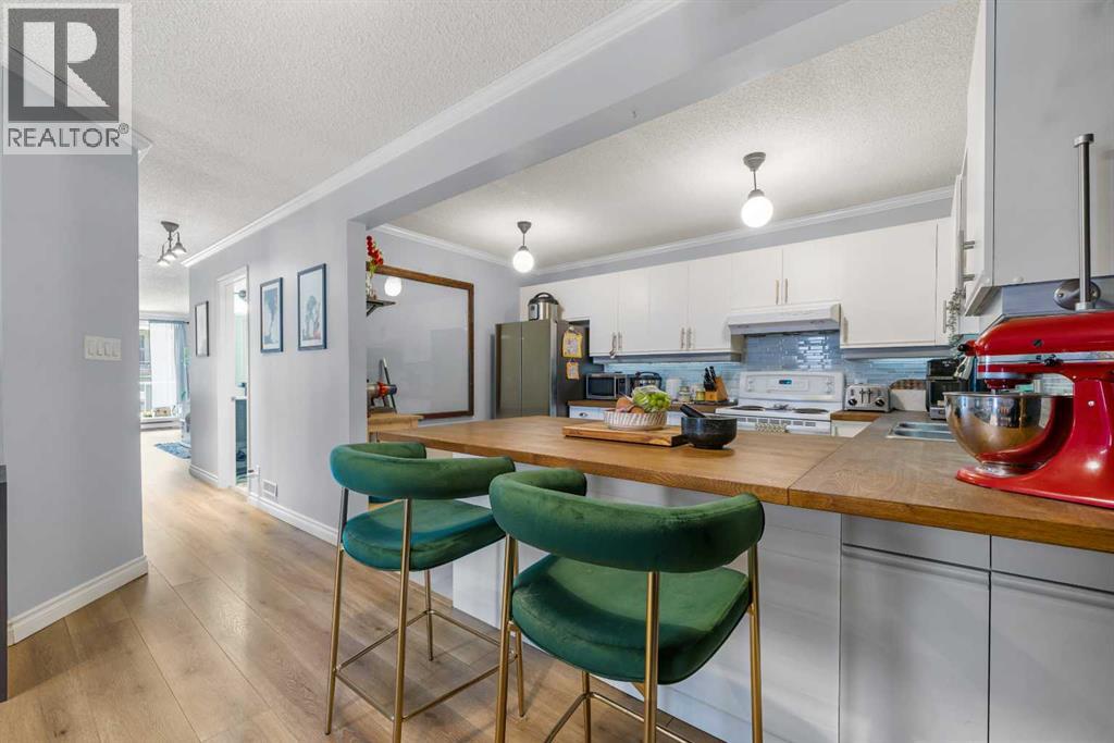 Single Family House for Sale in    Avenue SW Windsor Park Calgary 