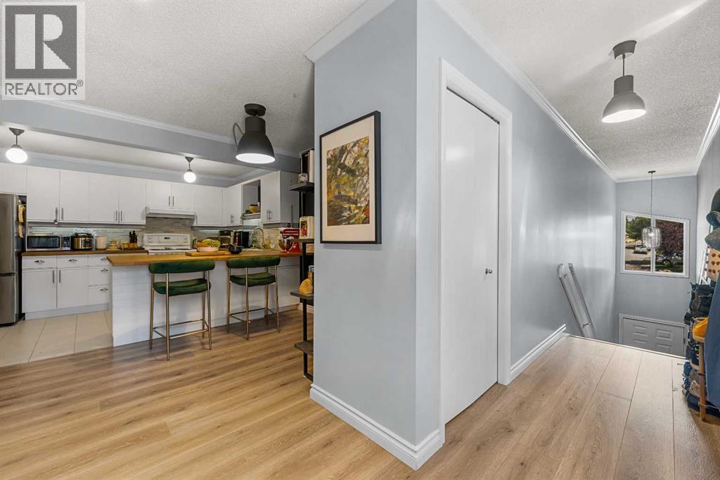 Single Family House for Sale in    Avenue SW Windsor Park Calgary 