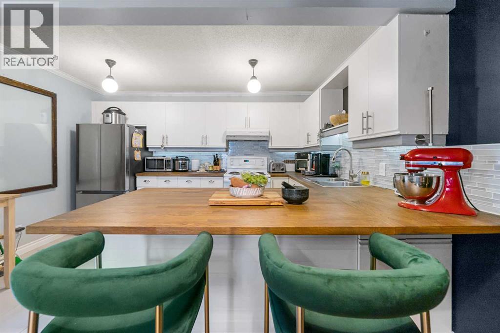 Single Family House for Sale in    Avenue SW Windsor Park Calgary 