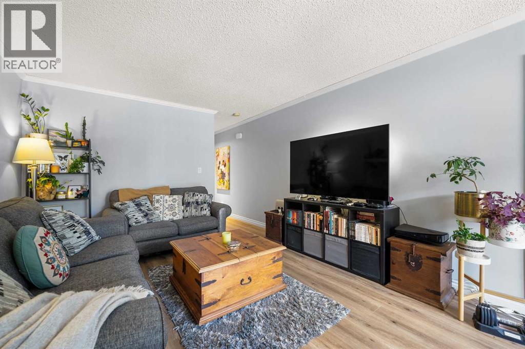 Single Family House for Sale in    Avenue SW Windsor Park Calgary 