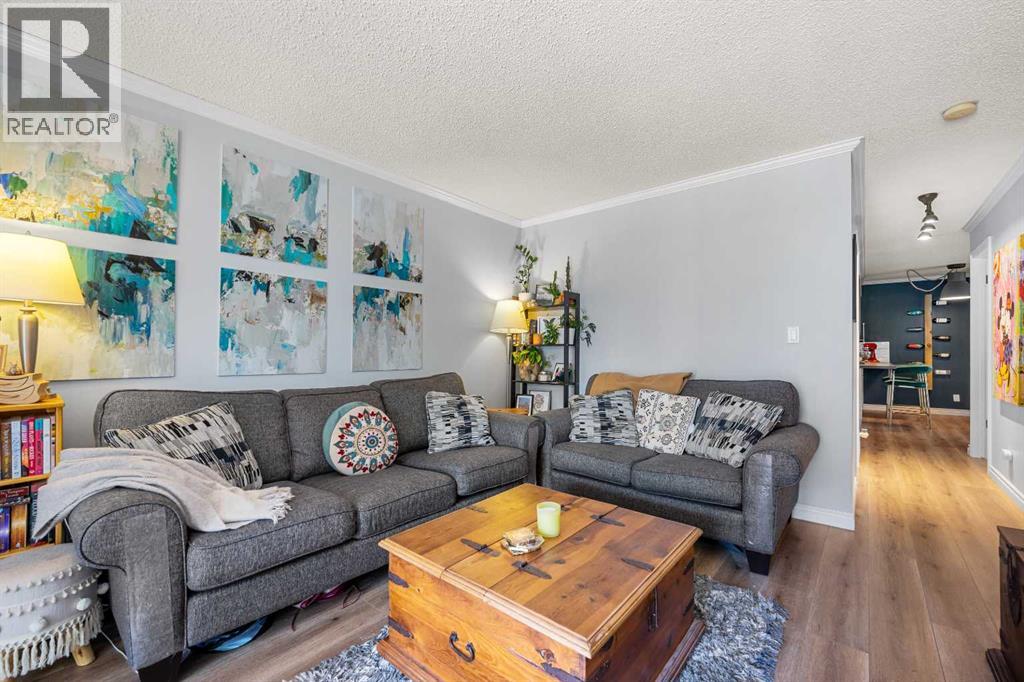 Single Family House for Sale in    Avenue SW Windsor Park Calgary 
