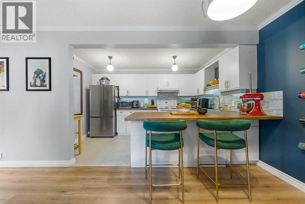 Single Family House for Sale in    Avenue SW Windsor Park Calgary 