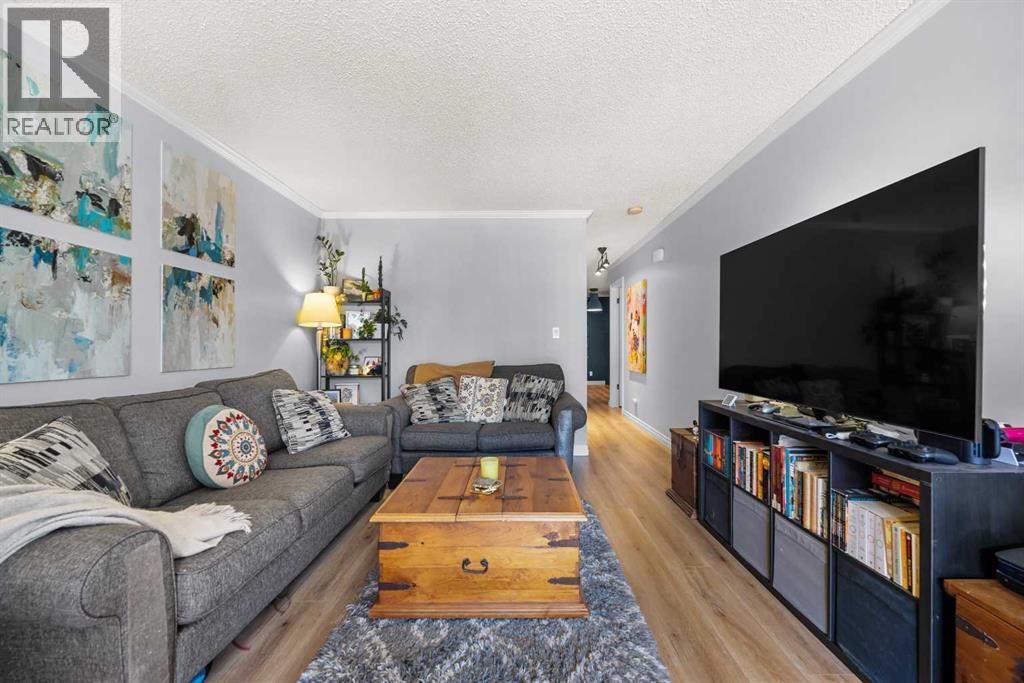 Single Family House for Sale in    Avenue SW Windsor Park Calgary 