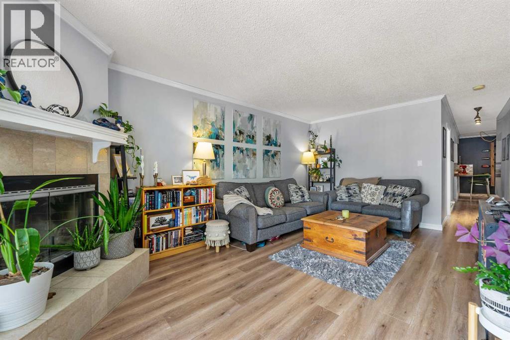 Single Family House for Sale in    Avenue SW Windsor Park Calgary 