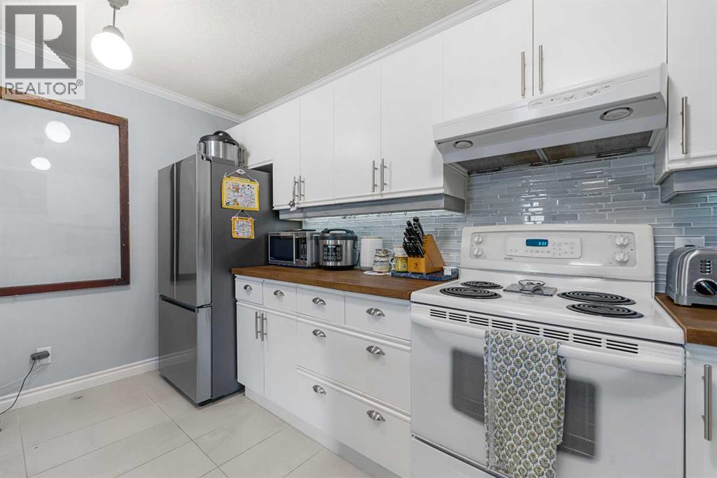 Single Family House for Sale in    Avenue SW Windsor Park Calgary 
