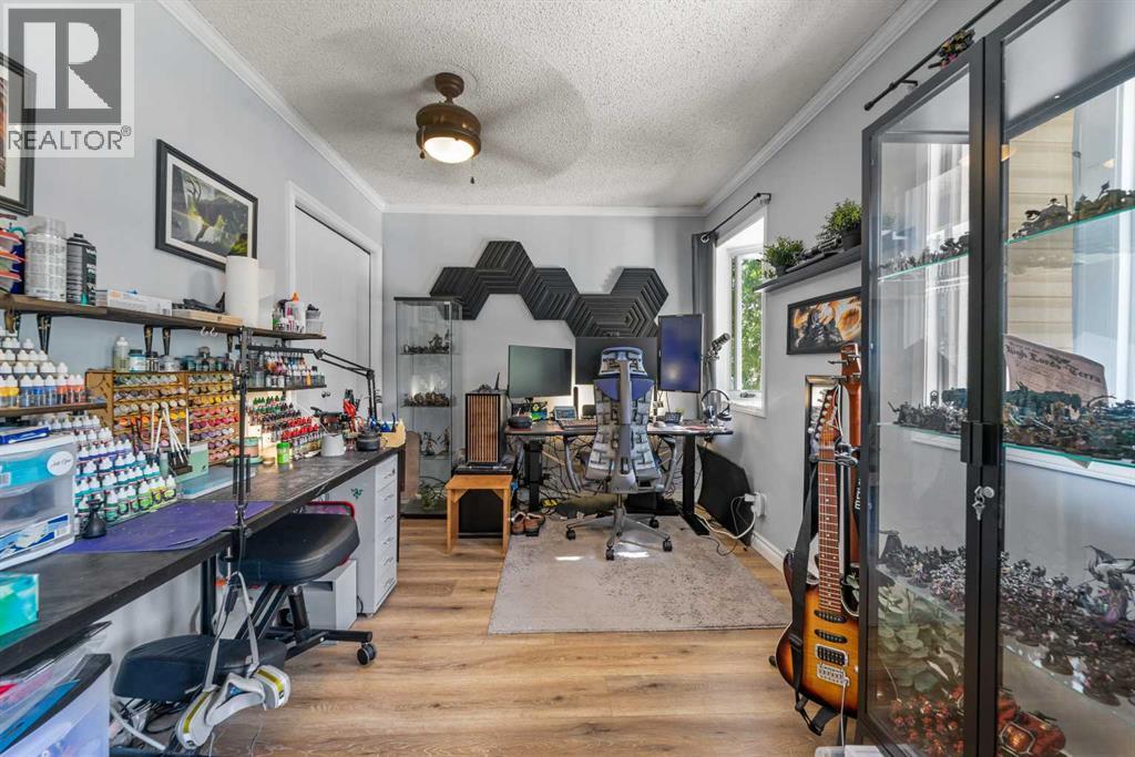 Single Family House for Sale in    Avenue SW Windsor Park Calgary 