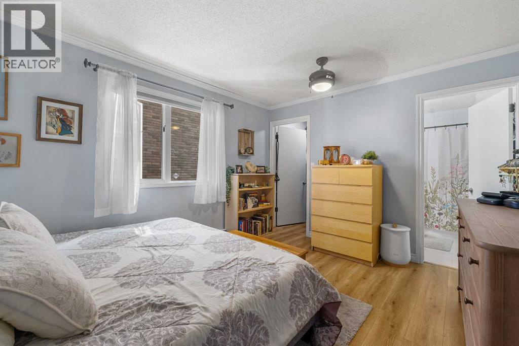 Single Family House for Sale in    Avenue SW Windsor Park Calgary 