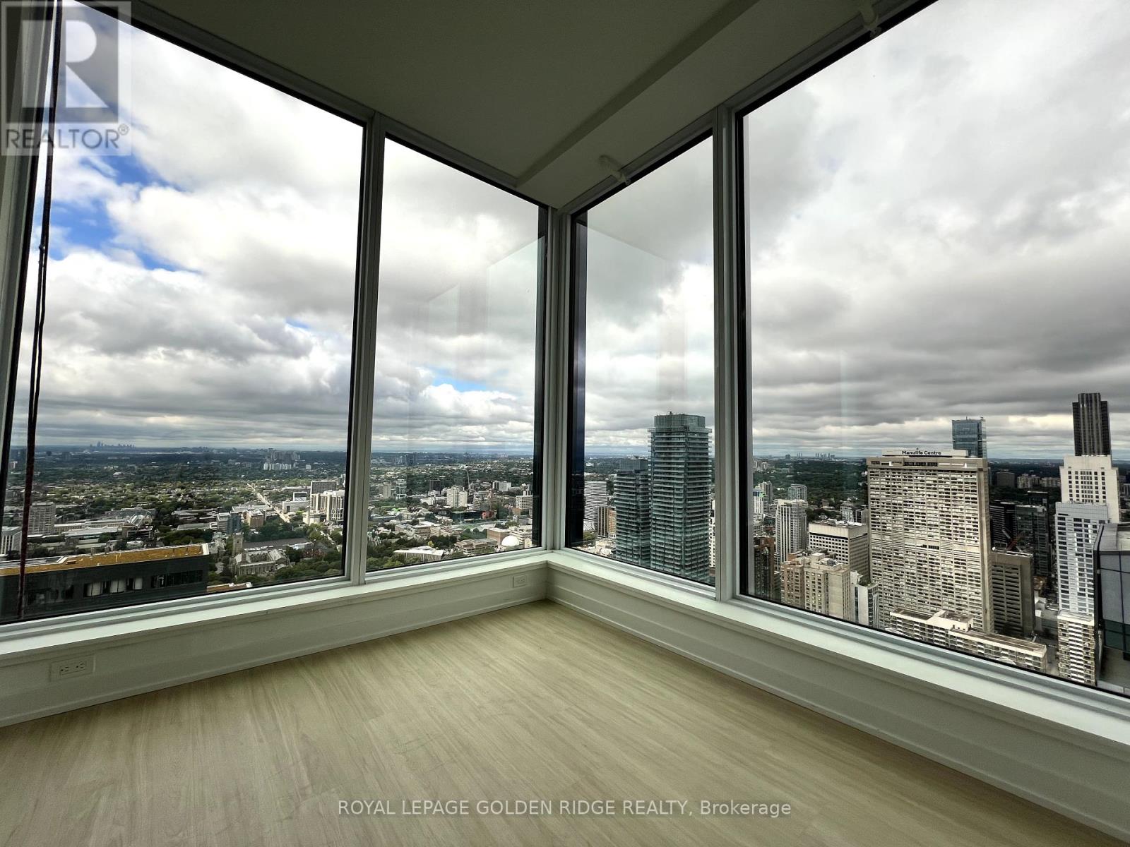 Photo 11 of Ph 02 8 Wellesley Street W, Toronto ON