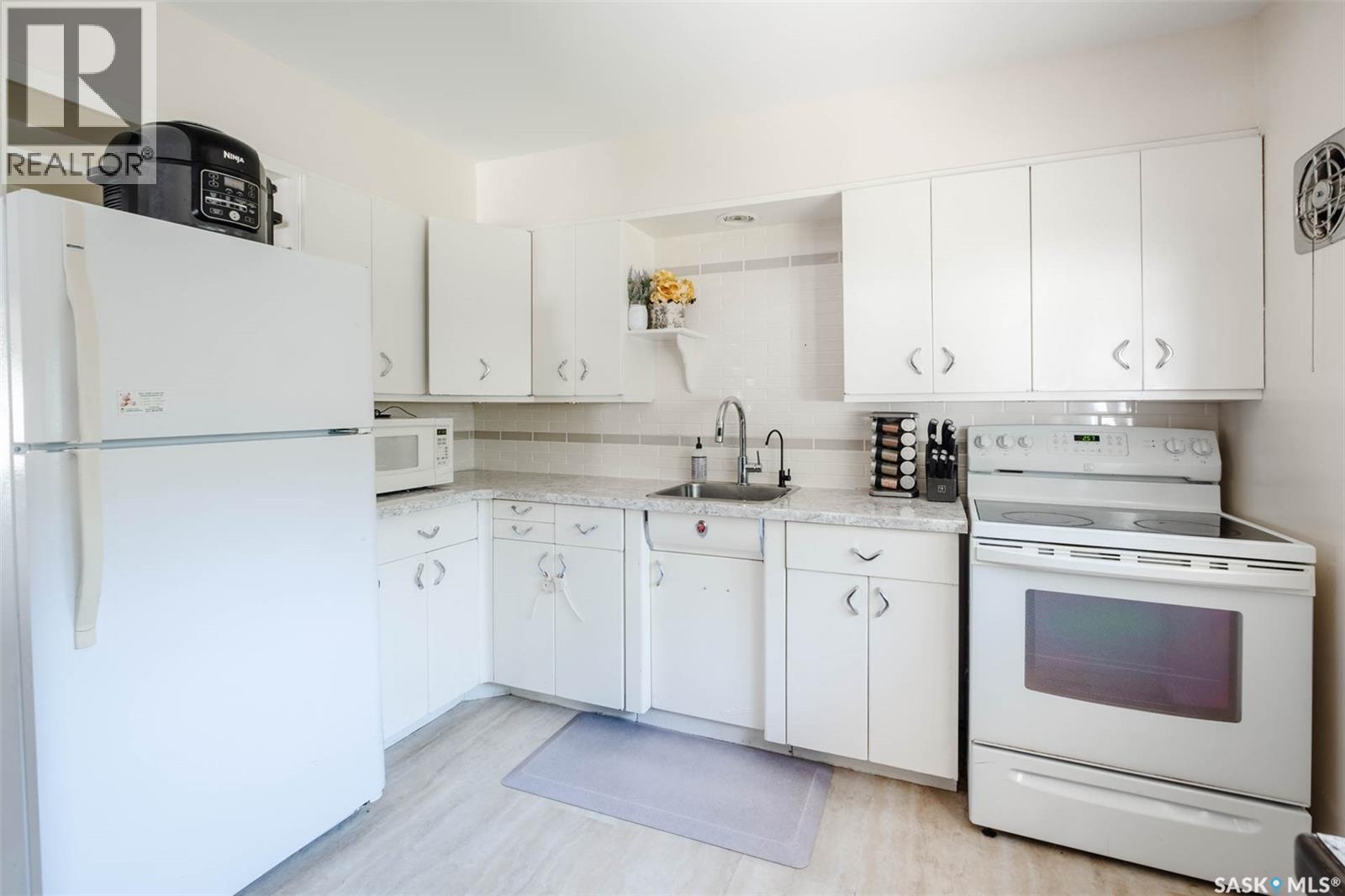 Photo 5 of 26 Lamont Crescent, Regina SK